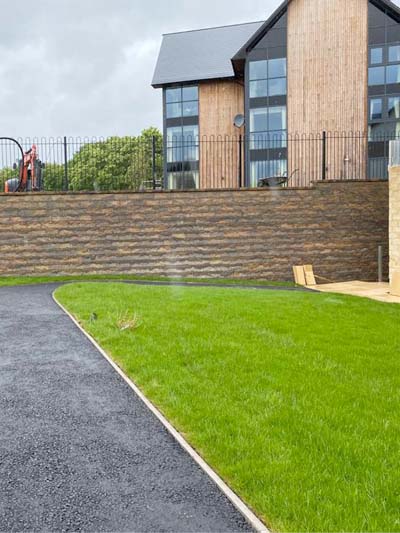 landscaping and tobamore retaining wall construction
