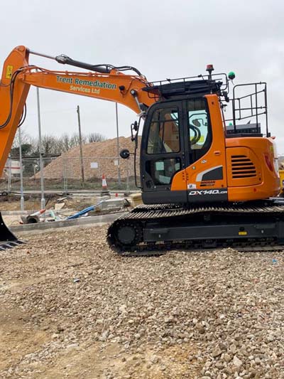 15 tonne 360 degree tracked machine with blade nottingham
